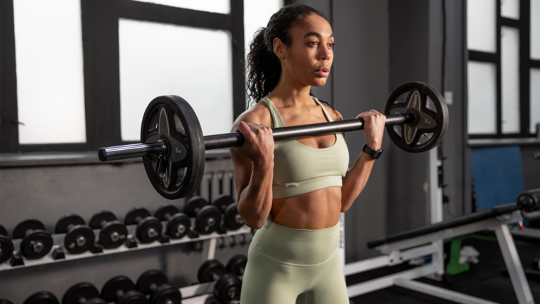 Musculação Feminina Para Emagrecer: Guia Completo 2025